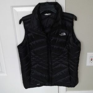 NWOT The North Face aconagua down vest.